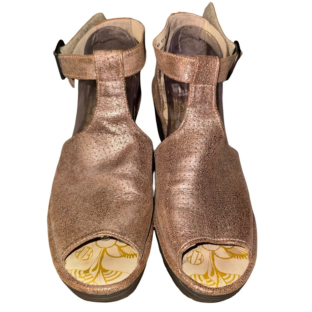 FLY London Yala Wedge Sandals 41 US 10 Rose Gold Metallic Leather Peep Toe - Picture 3 of 7